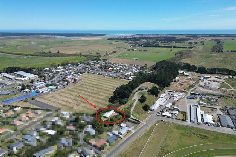 Photo of property in 33 Victoria Street, Foxton, 4814