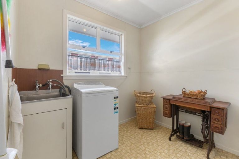 Photo of property in 1/239 Carrington Street, Vogeltown, New Plymouth, 4310