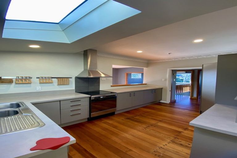 Photo of property in 112 Eden Street, Island Bay, Wellington, 6023