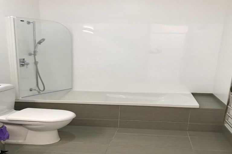 Photo of property in 30 Saddleback Grove, Karori, Wellington, 6012