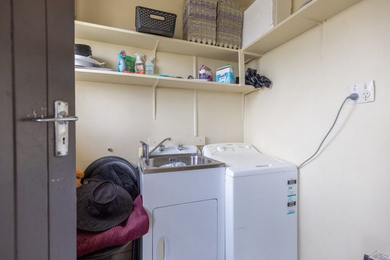 Photo of property in 21 Rira Street, Marton, 4710