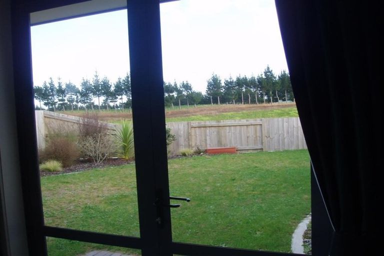 Photo of property in 64 Gibson Place, Papamoa Beach, Papamoa, 3118