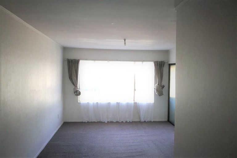 Photo of property in 2/320 Pakuranga Road, Pakuranga Heights, Auckland, 2010