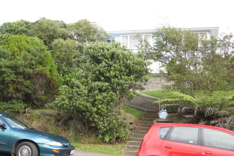 Photo of property in 85 Kenmore Street, Newlands, Wellington, 6037