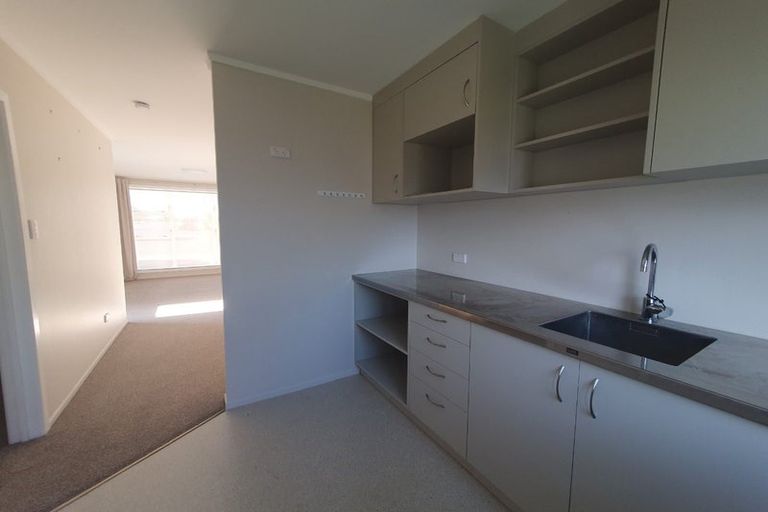 Photo of property in 15 Grande Vue Road, Papatoetoe, Auckland, 2025