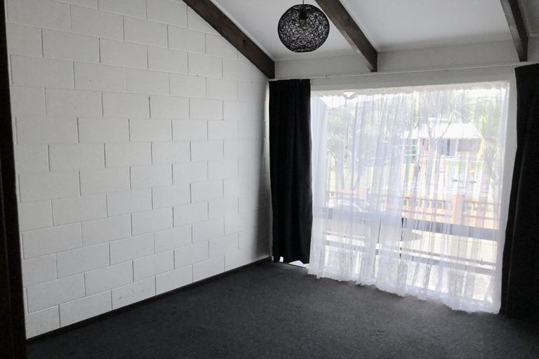Photo of property in 19/4u Dr Taylor Terrace, Johnsonville, Wellington, 6037