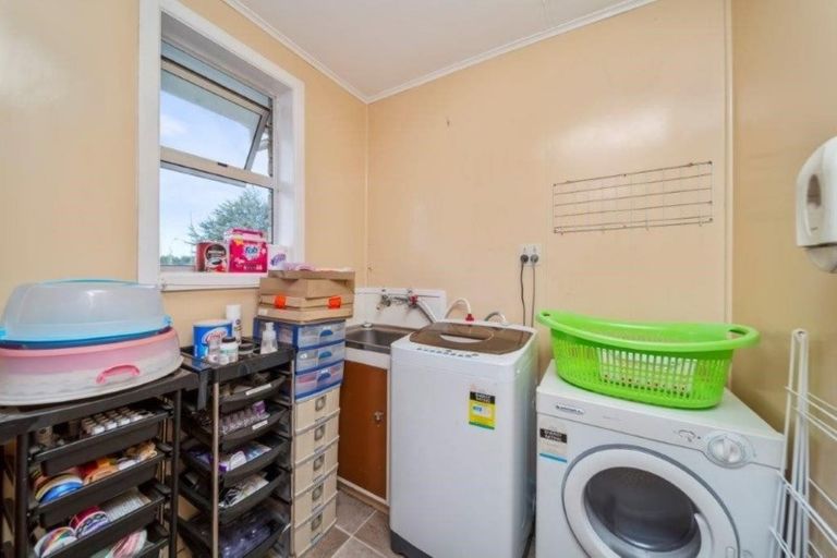 Photo of property in 28 Kamahi Avenue, Hawera, 4610