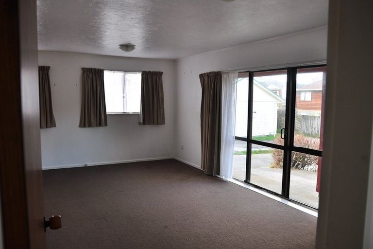 Photo of property in 67f2 Cortina Avenue, Johnsonville, Wellington, 6037