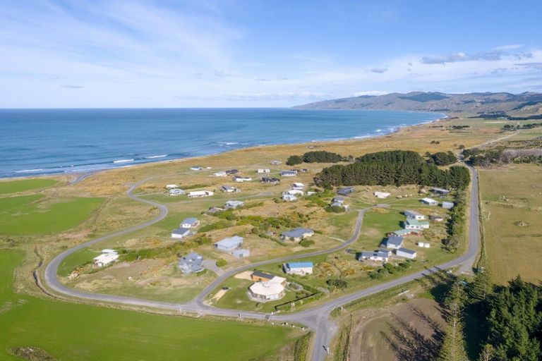 Photo of property in 7 Nunu Drive, Flat Point, Masterton, 5883