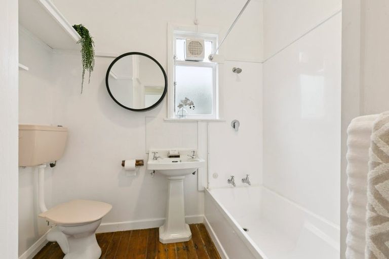 Photo of property in 90 Farnham Street, Mornington, Wellington, 6021