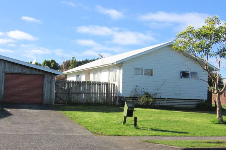 Photo of property in 15 Keri Anne Place, Goodwood Heights, Auckland, 2105