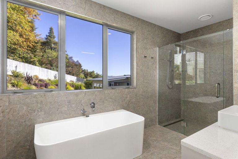 Photo of property in 7 Azalea Lane, Waipahihi, Taupo, 3330