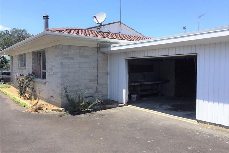 Photo of property in 1/8 Ocean View Road, Weymouth, Auckland, 2103