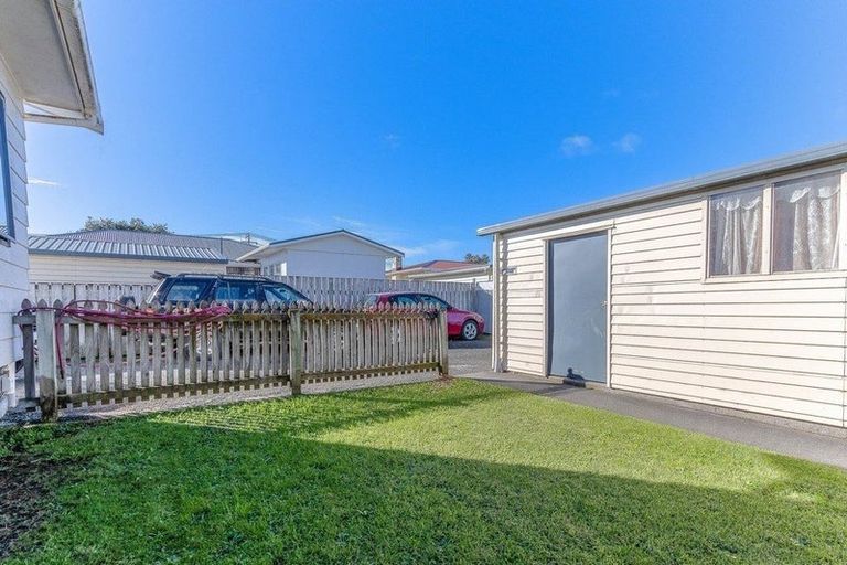 Photo of property in 49a Thatcher Street, Castlecliff, Whanganui, 4501