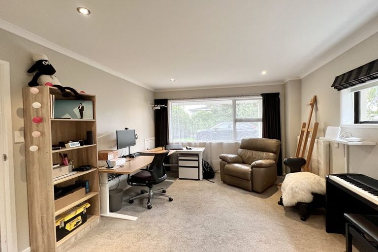 Photo of property in 12a Stuart Street, Levin, 5510