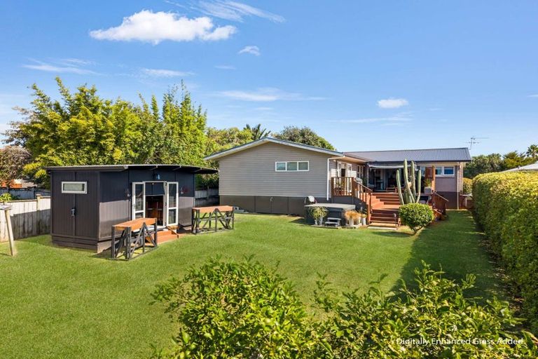 Photo of property in 3 Moloney Terrace, Pukekohe, 2120