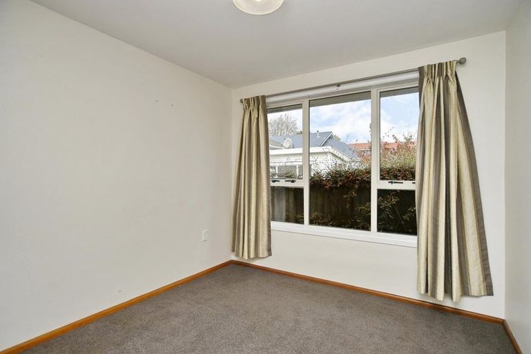 Photo of property in 2/38 Dee Street, St Albans, Christchurch, 8014