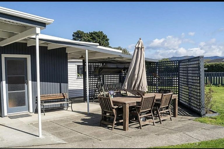 Photo of property in 4 Taverner Street, Carterton, 5713