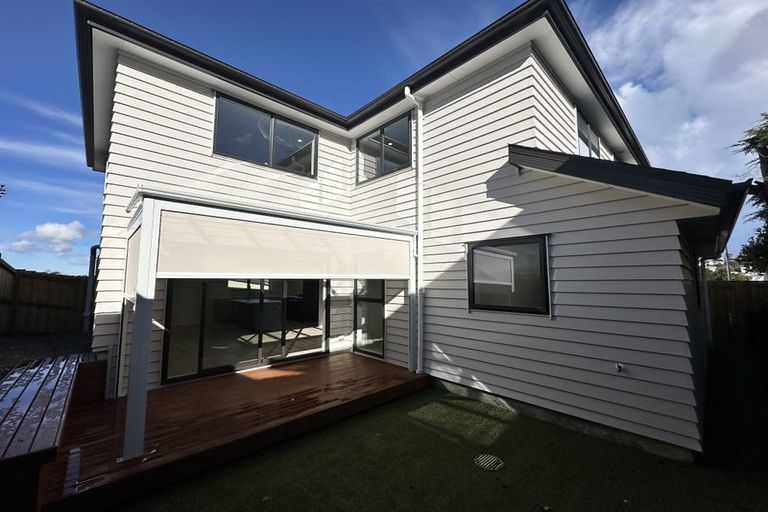Photo of property in 61b Totaravale Drive, Totara Vale, Auckland, 0629