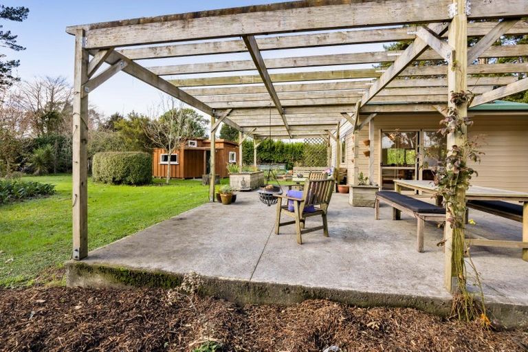 Photo of property in 164 Cross Road, Lepperton, New Plymouth, 4373