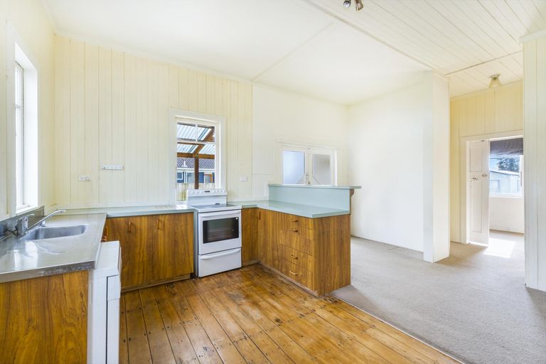 Photo of property in 10 Kahikatea Drive, Kinloch, Taupo, 3377