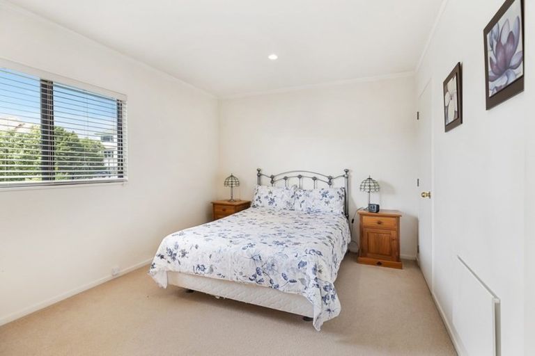 Photo of property in 13 Lanyon Place, Whitby, Porirua, 5024