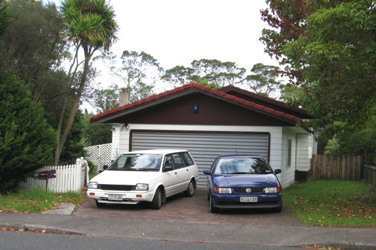 Photo of property in 95 Kemp Road, Massey, Auckland, 0614