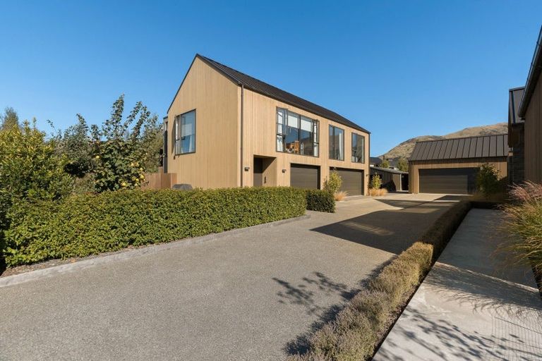 Photo of property in 14 Deans Drive, Wanaka, 9305