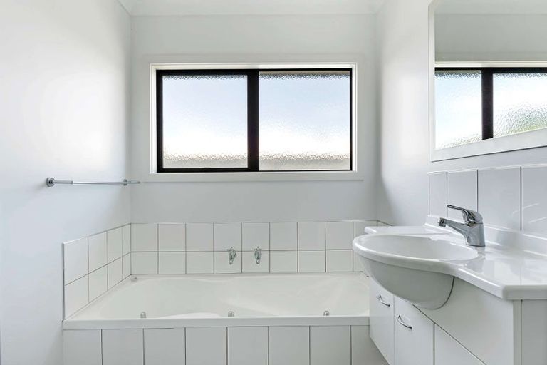 Photo of property in 7 Pohutukawa Grove, Lytton West, Gisborne, 4010