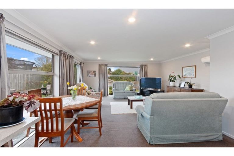 Photo of property in 33a Wilsons Road South, Saint Martins, Christchurch, 8022