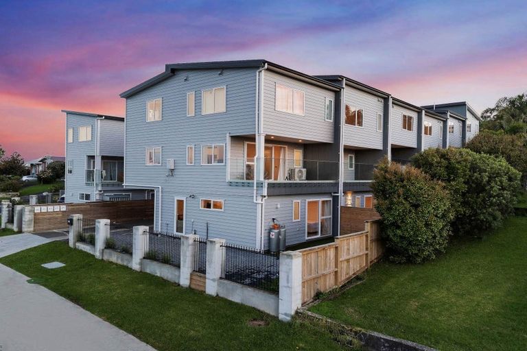 Photo of property in 7c Liston Street, Northcote, Auckland, 0627