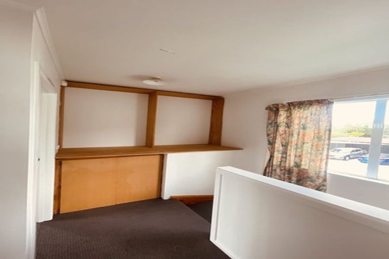 Photo of property in 49 Neil Avenue, Te Atatu Peninsula, Auckland, 0610