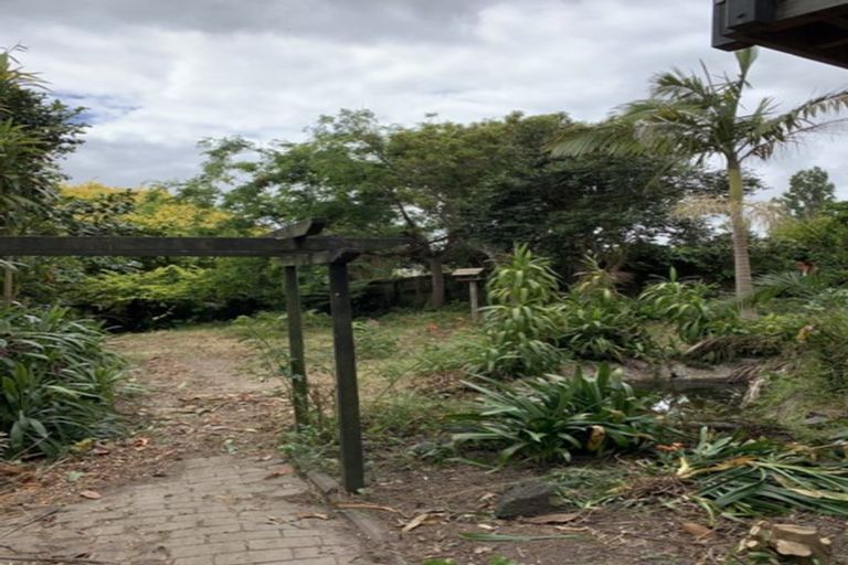 Photo of property in 50 Colwill Road, Massey, Auckland, 0614