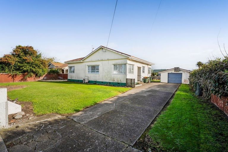 Photo of property in 5 Turuturu Road, Hawera, 4610