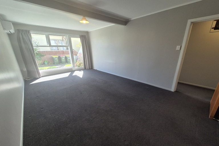 Photo of property in 2/10 Trevethick Grove, Woburn, Lower Hutt, 5010