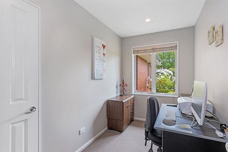 Photo of property in 1 Ross Place, Northwood, Christchurch, 8051