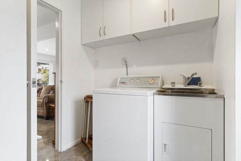 Photo of property in 2/9 Barcroft Place, Clendon Park, Auckland, 2103