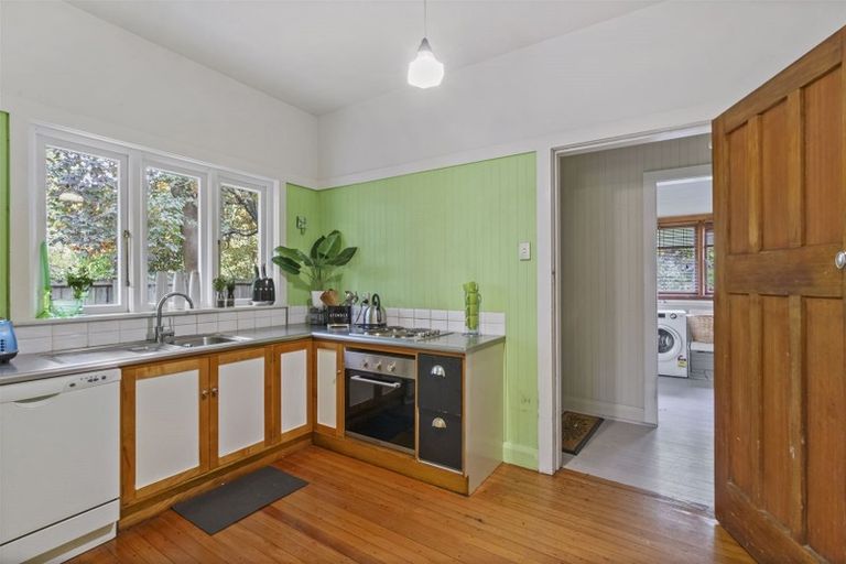 Photo of property in 36 Saint Martins Road, Saint Martins, Christchurch, 8022