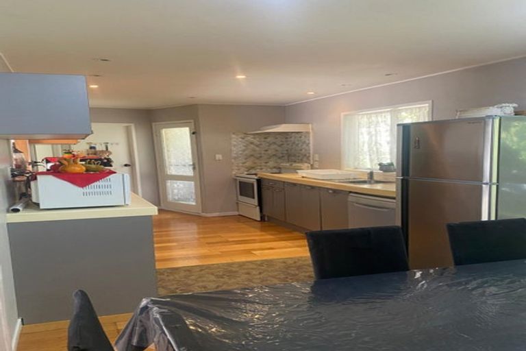 Photo of property in 1/32 Waverley Avenue, Glenfield, Auckland, 0629