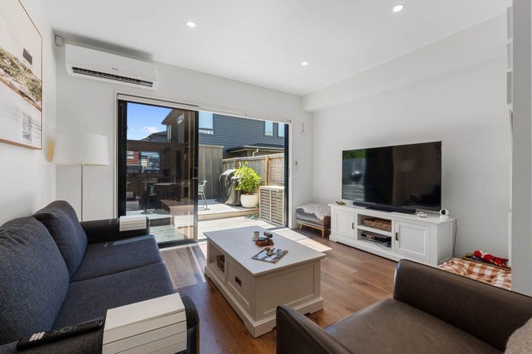 Photo of property in 58 Turret Lane, Hobsonville, Auckland, 0616