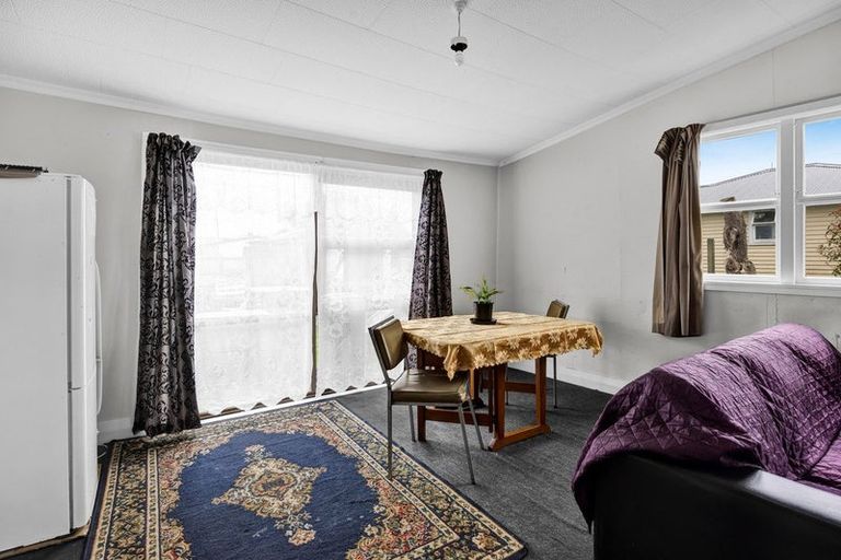 Photo of property in 407a Waihi Road, Normanby, Hawera, 4614