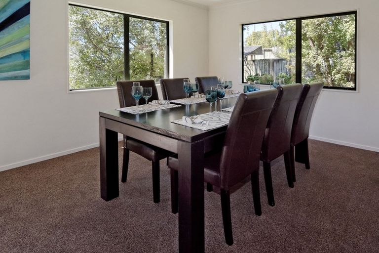 Photo of property in 187a Godley Road, Titirangi, Auckland, 0604