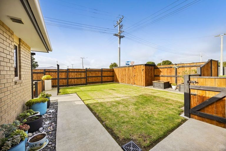 Photo of property in 17 Hira Street, Ohawe, Hawera, 4671
