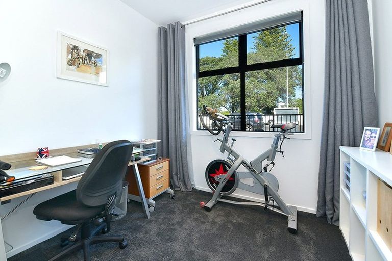 Photo of property in 4/445 Hibiscus Coast Highway, Orewa, 0931