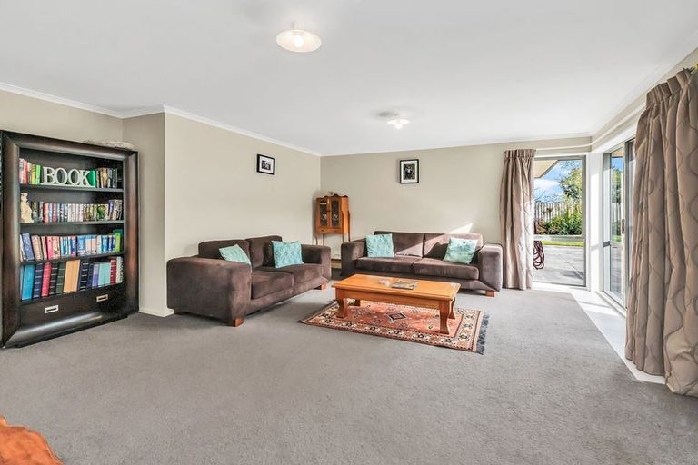 Photo of property in 16 Stanwood Grove, Darfield, 7510