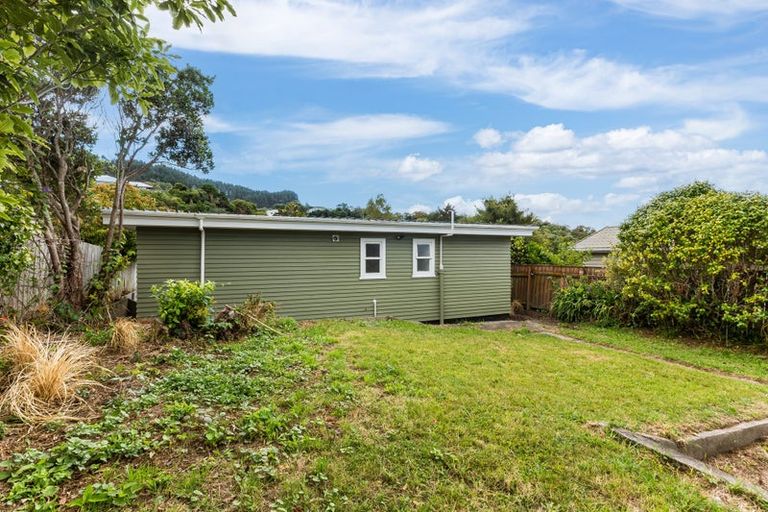 Photo of property in 25 Lincoln Avenue, Tawa, Wellington, 5028