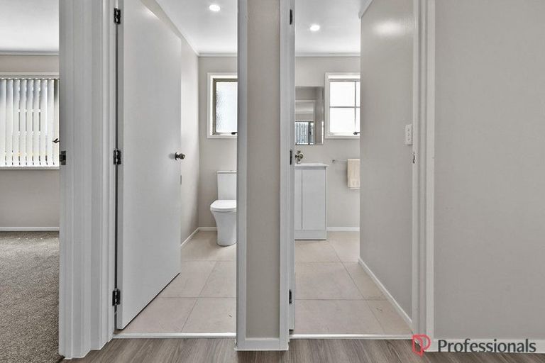 Photo of property in 31 Ilford Crescent, Mangere, Auckland, 2022