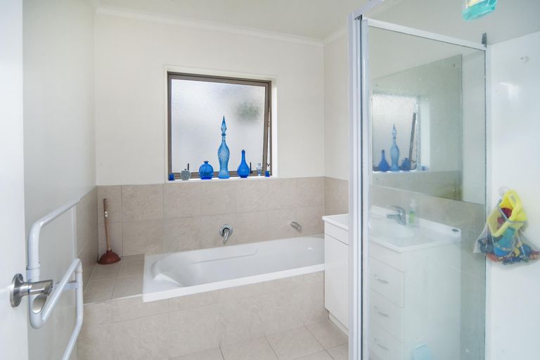 Photo of property in 3 Kokako Rise, Papakura, 2110