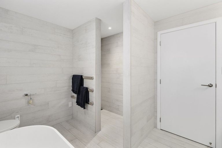 Photo of property in 33a Marine Parade, Mount Maunganui, 3116