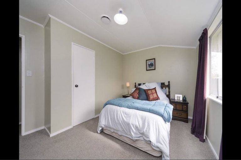Photo of property in 35 Peter Hall Drive, Kelvin Grove, Palmerston North, 4414